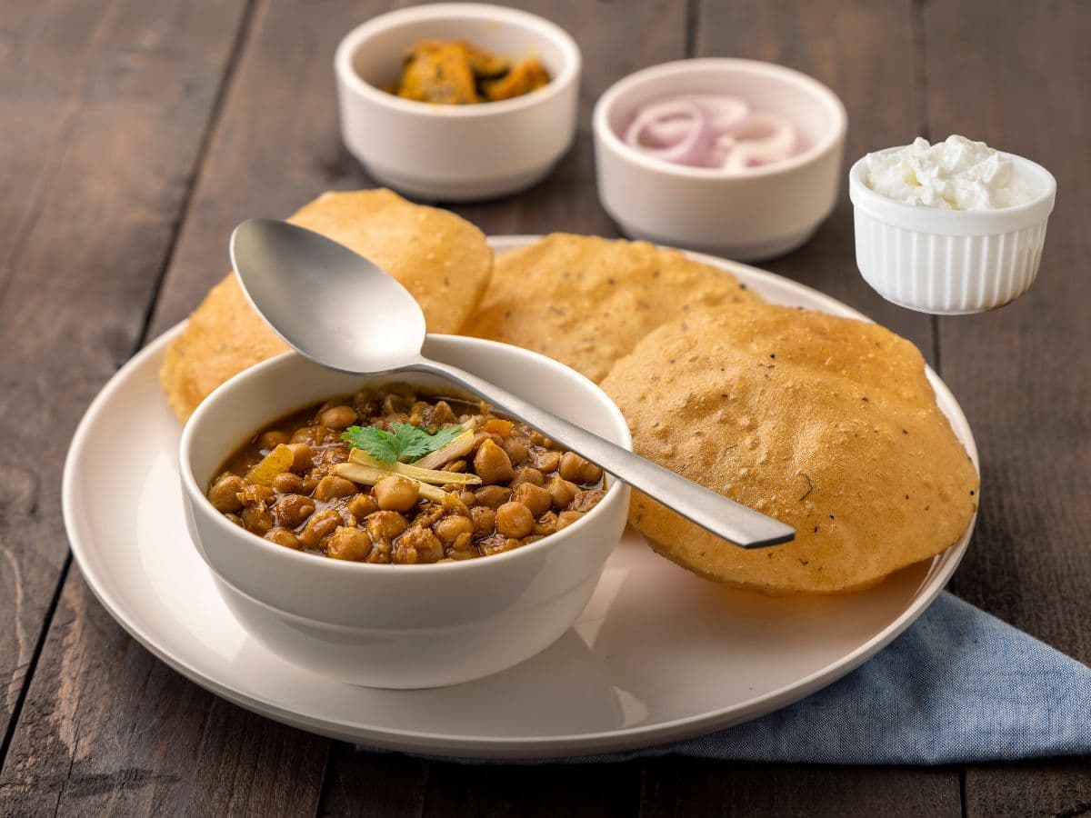 Aloo/Chole Puri Thali
